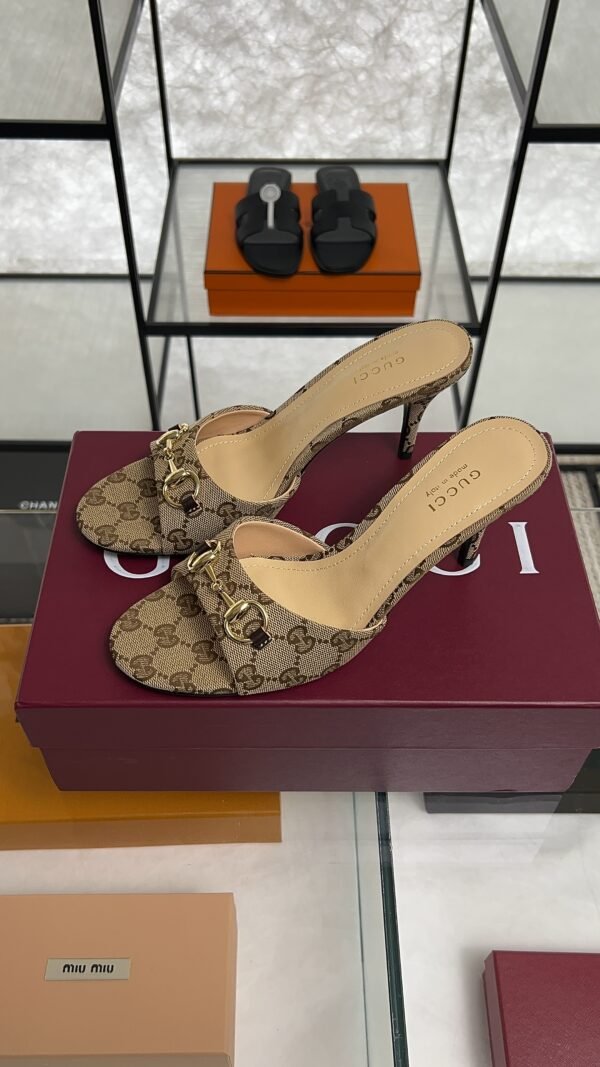 Gucci Women's slide sandal with Horsebit