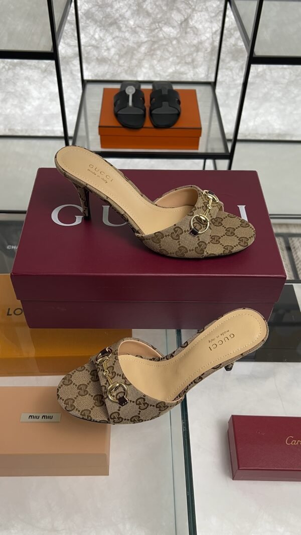 Gucci Women's slide sandal with Horsebit