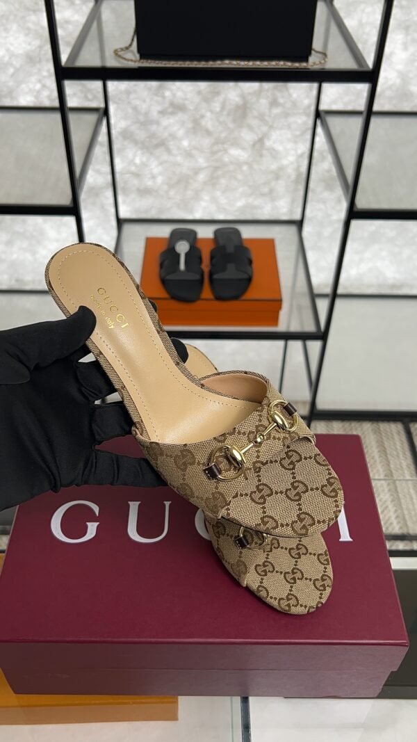 Gucci Women's slide sandal with Horsebit