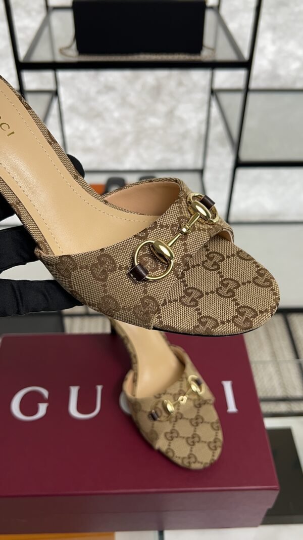 Gucci Women's slide sandal with Horsebit