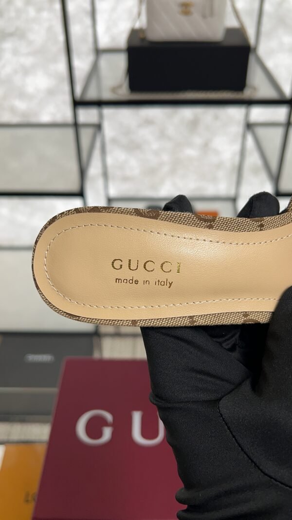 Gucci Women's slide sandal with Horsebit