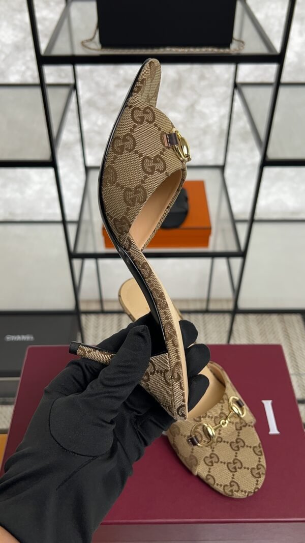 Gucci Women's slide sandal with Horsebit