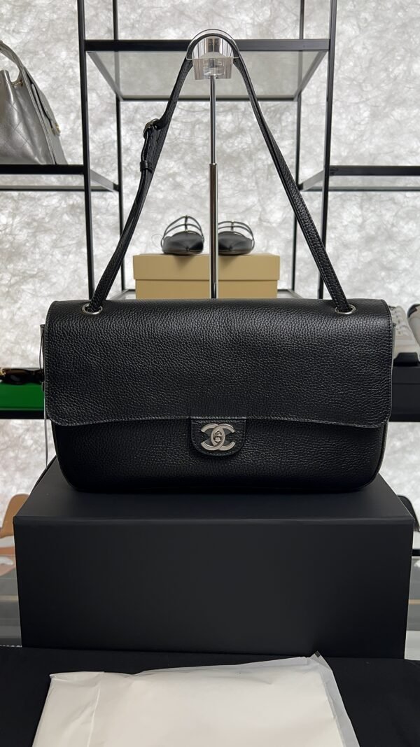 Chanel Spring Summer 2026 Maxi Flapbag Black