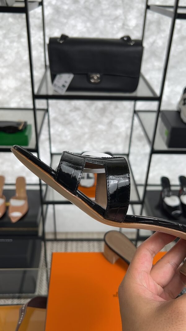 Hermès Oasis Sandals Shiny Alligator Black