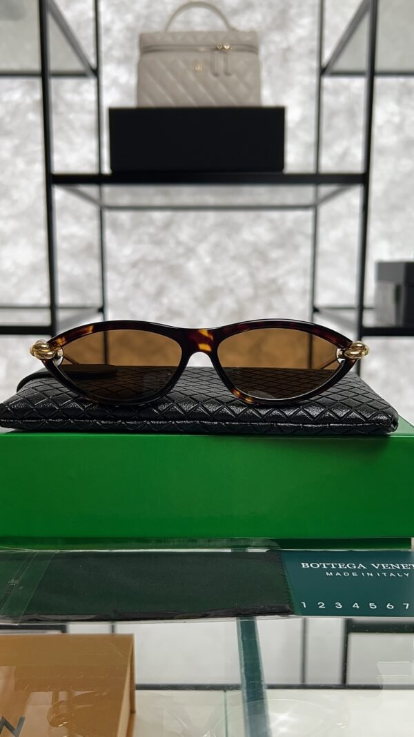 Bottega Veneta Knot Cat Eye Sunglasses 5340 kr