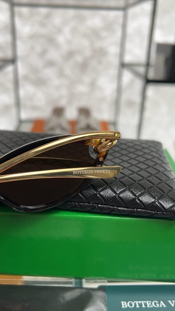 Bottega Veneta Knot Cat Eye Sunglasses 5340 kr