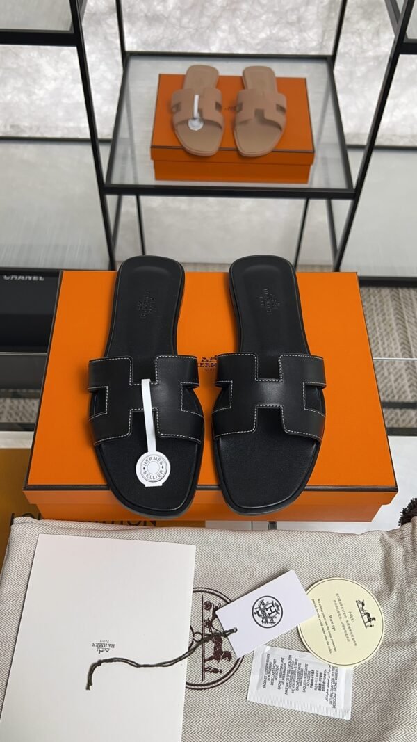 hermes oran sandlas black
