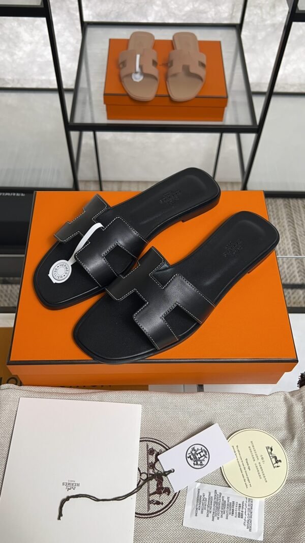 hermes oran sandlas black