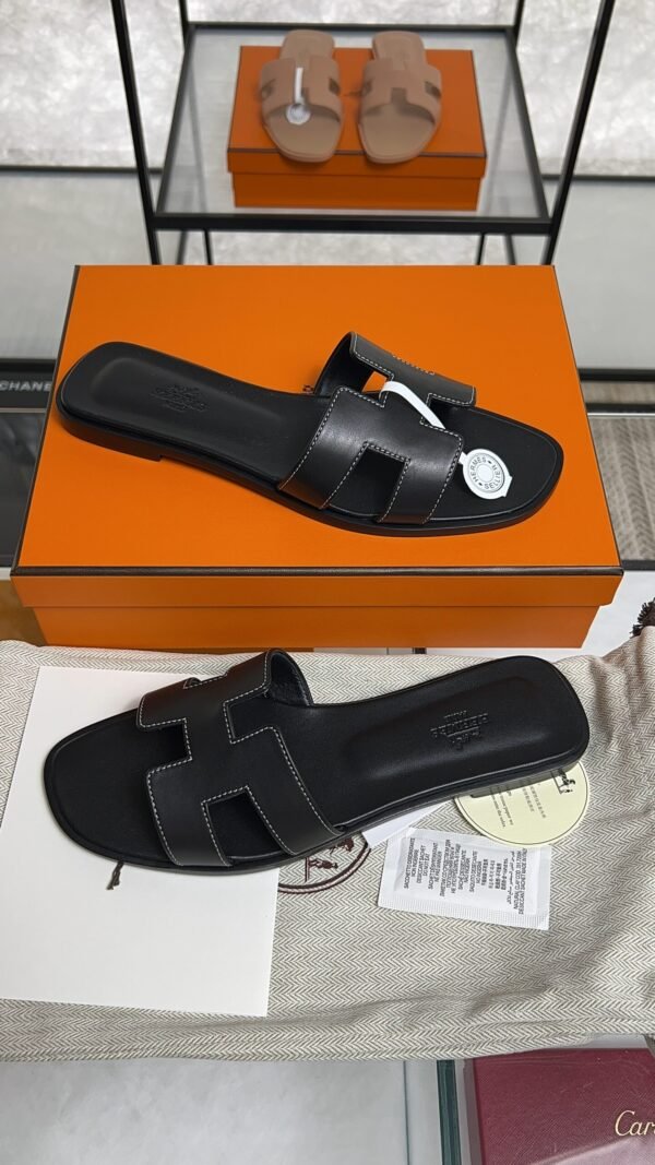 hermes oran sandlas black