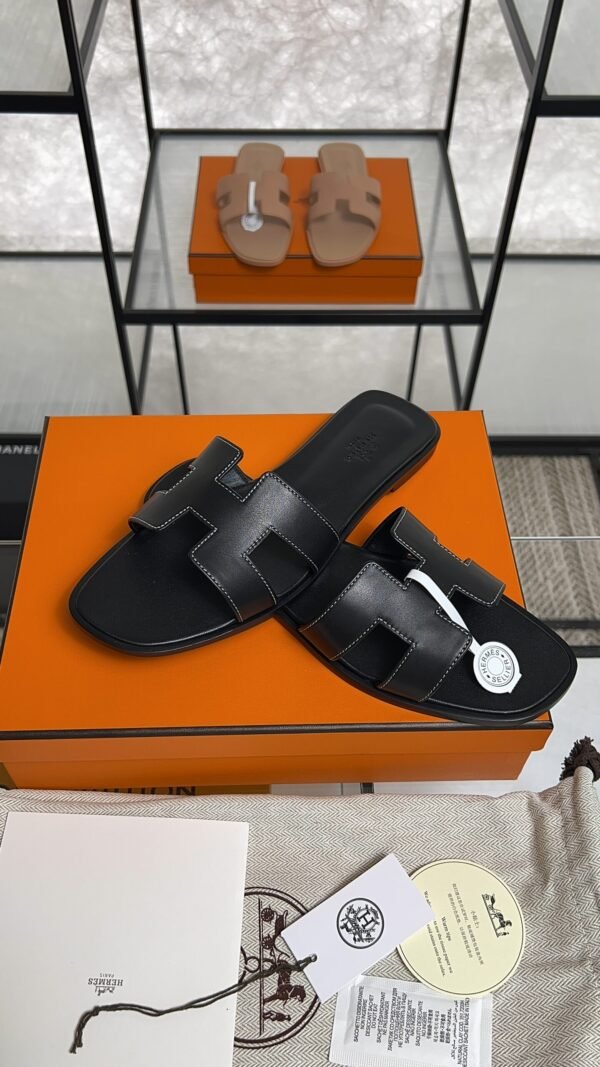 hermes oran sandlas black