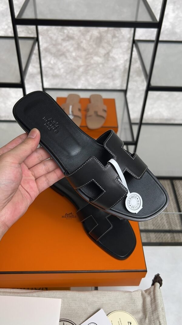 hermes oran sandlas black