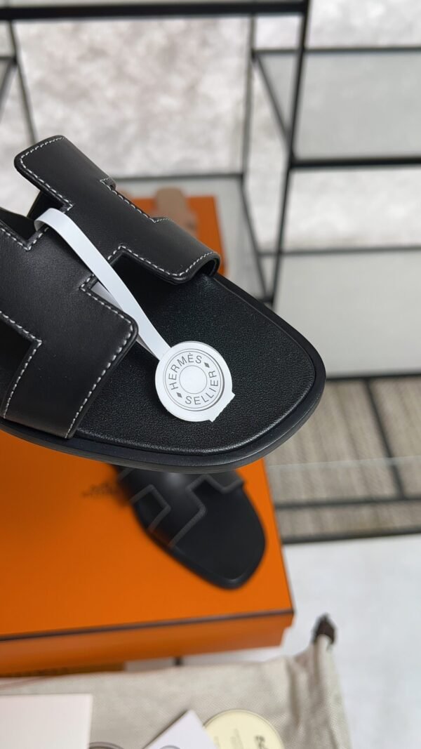 hermes oran sandlas black