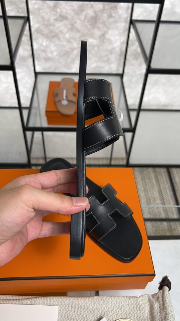 hermes oran sandlas black
