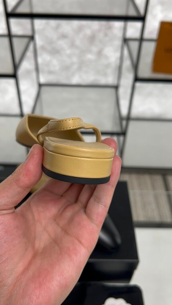 Chanel Goatskin Grosgrain Cap Toe CC Slingback Sandals Beige Black