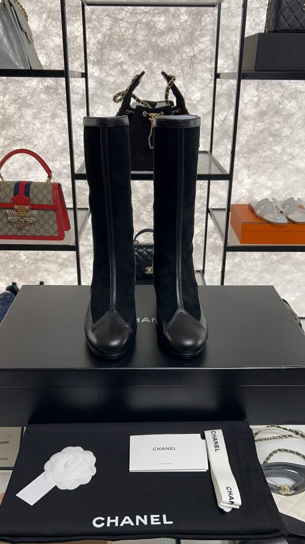 CHANEL High boots – Suede calfskin & lambskin, black