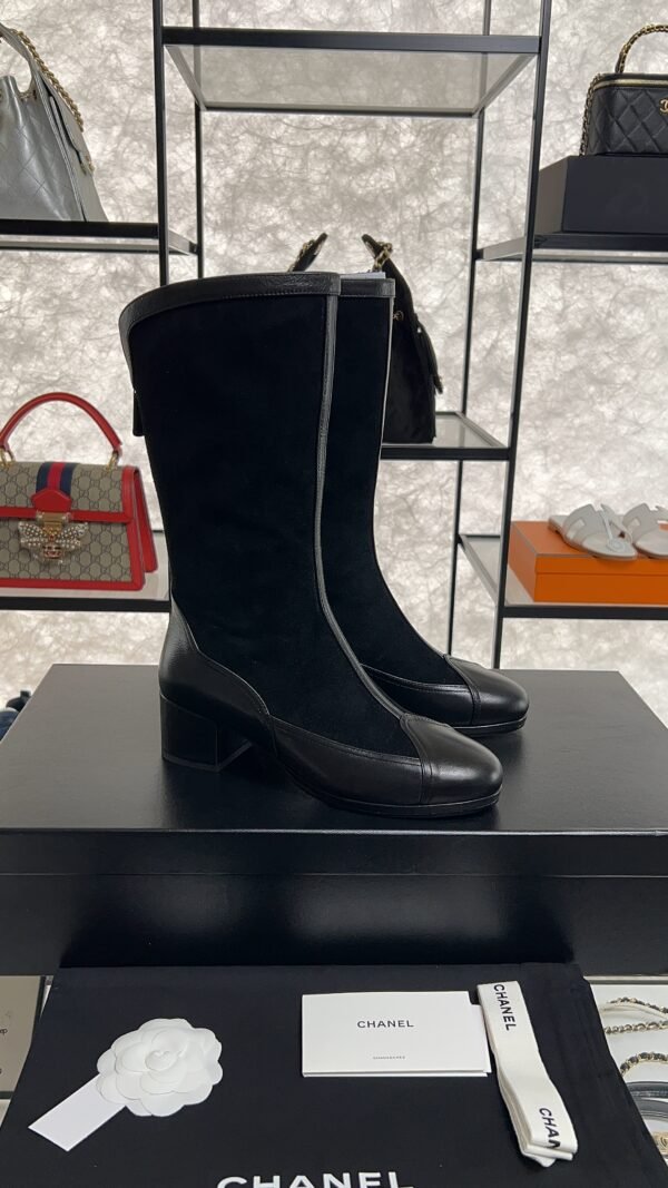 CHANEL High boots – Suede calfskin & lambskin, black