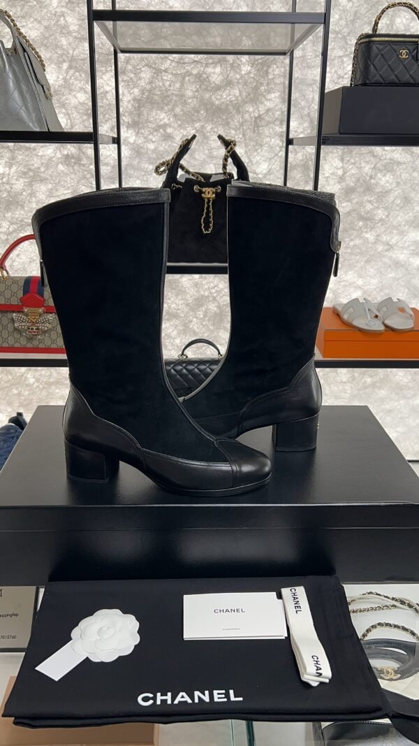 CHANEL High boots – Suede calfskin & lambskin, black