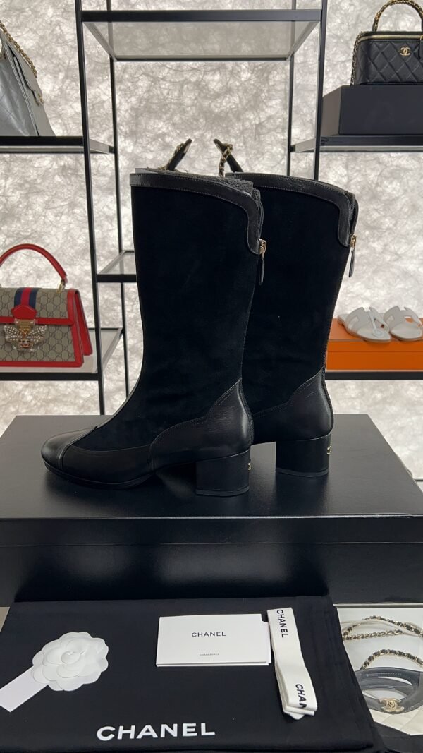 CHANEL High boots – Suede calfskin & lambskin, black