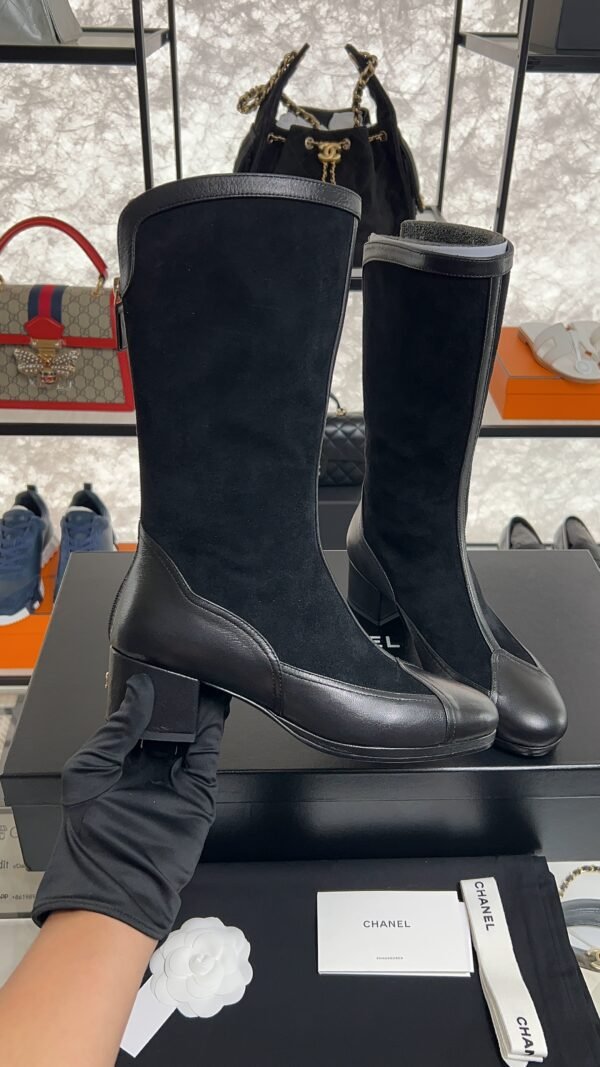 CHANEL High boots – Suede calfskin & lambskin, black