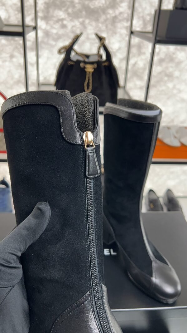 CHANEL High boots – Suede calfskin & lambskin, black