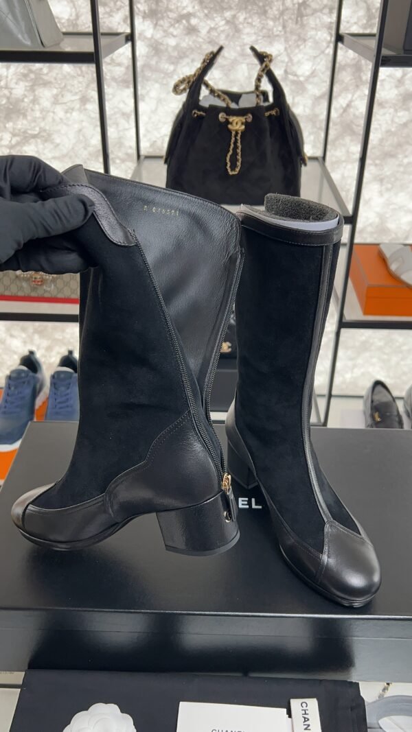CHANEL High boots – Suede calfskin & lambskin, black