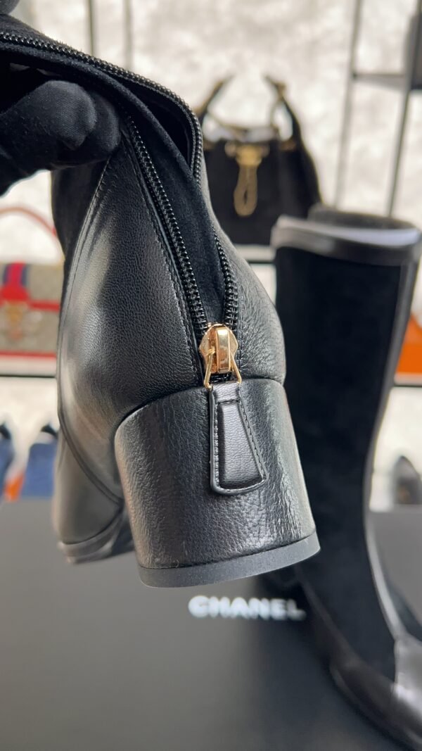 CHANEL High boots – Suede calfskin & lambskin, black