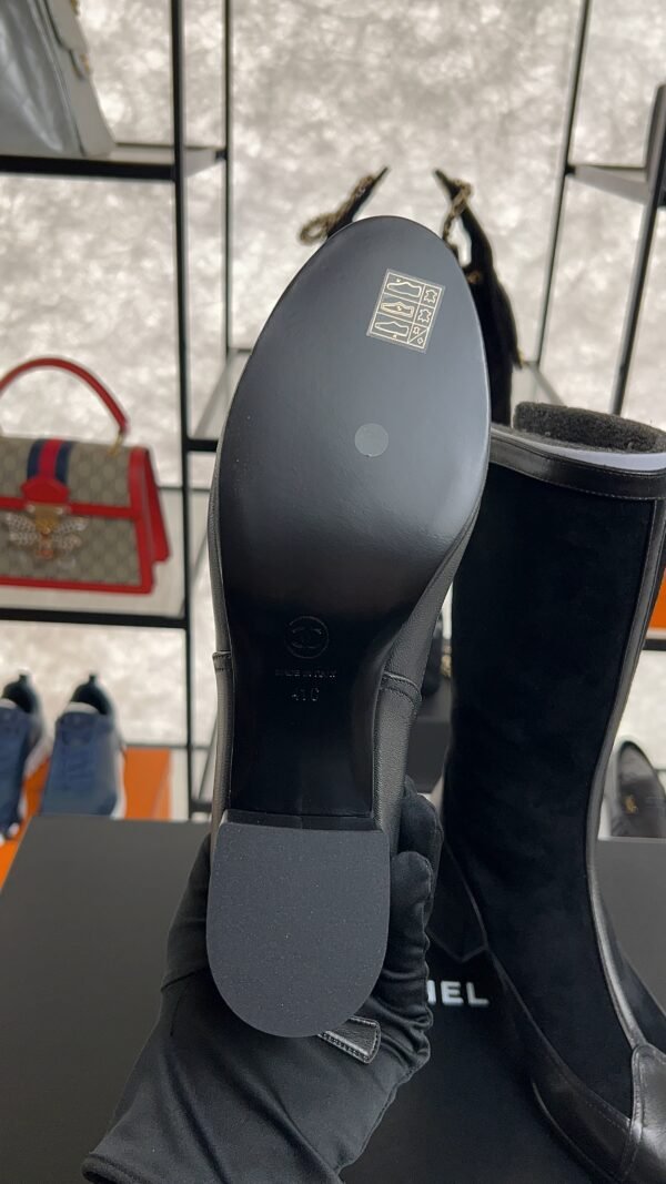 CHANEL High boots – Suede calfskin & lambskin, black