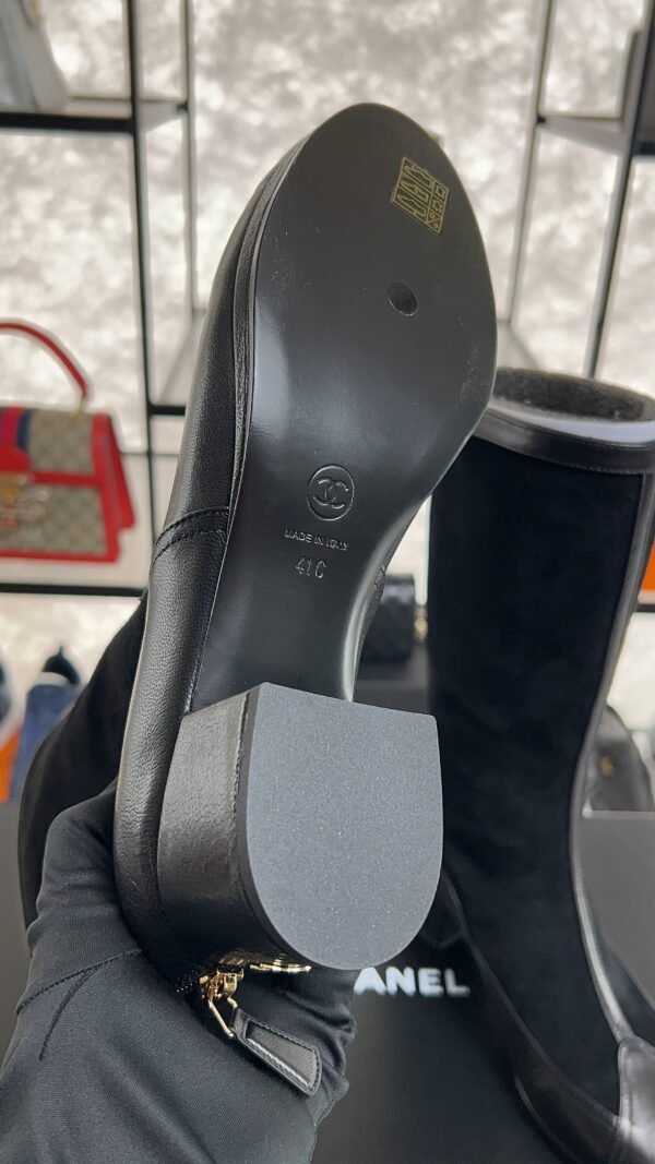 CHANEL High boots – Suede calfskin & lambskin, black