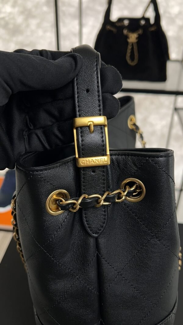 Chanel 2024/25 Métiers d’art Shopping Bag Black