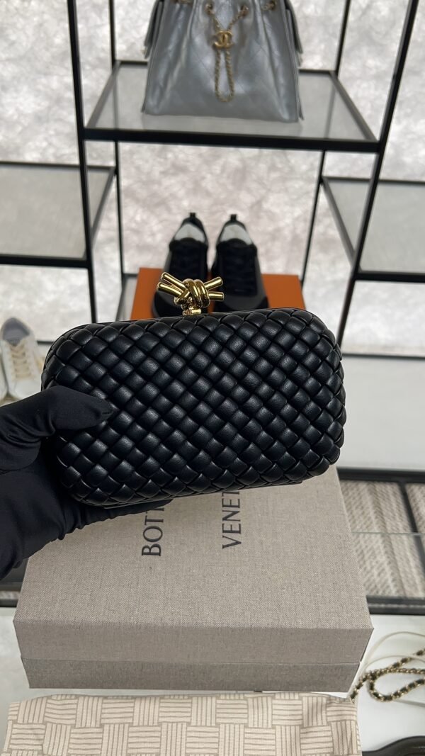 Bottega Veneta Knot Clutch Black