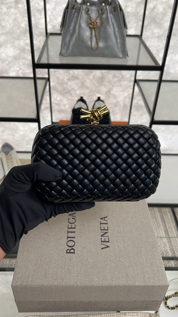 Bottega Veneta Knot Clutch Black