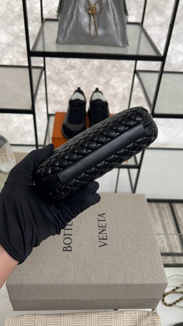 Bottega Veneta Knot Clutch Black