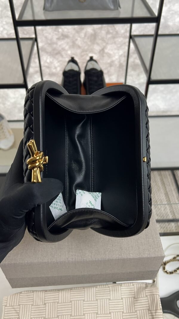 Bottega Veneta Knot Clutch Black