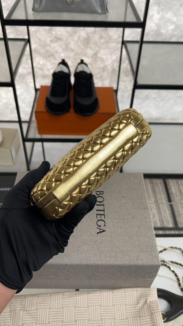 Bottega Veneta Knot Clutch Gold