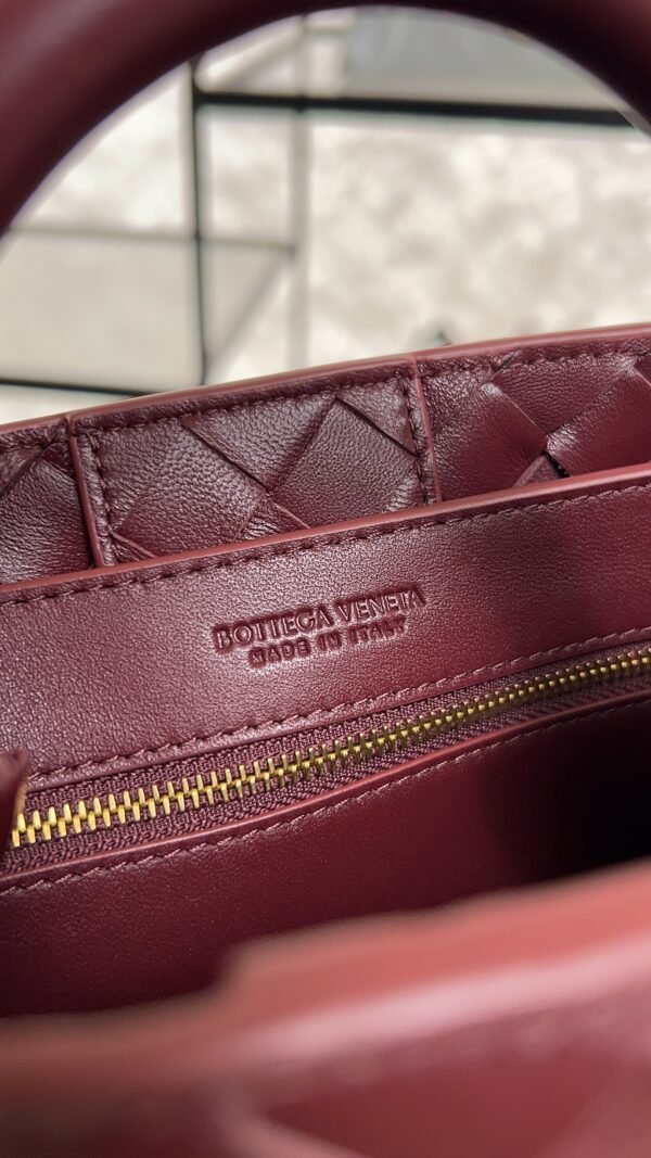 Bottega Veneta Small Andiamo Shoulder Bag Barolo