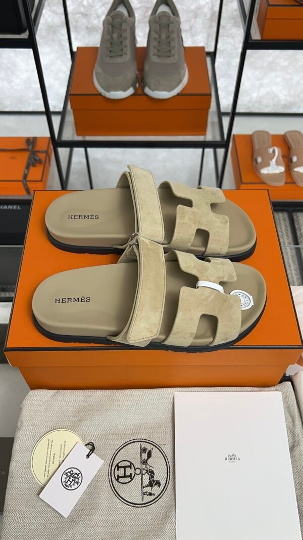 HERMÈS CHYPRE SANDAL Beige Women’s