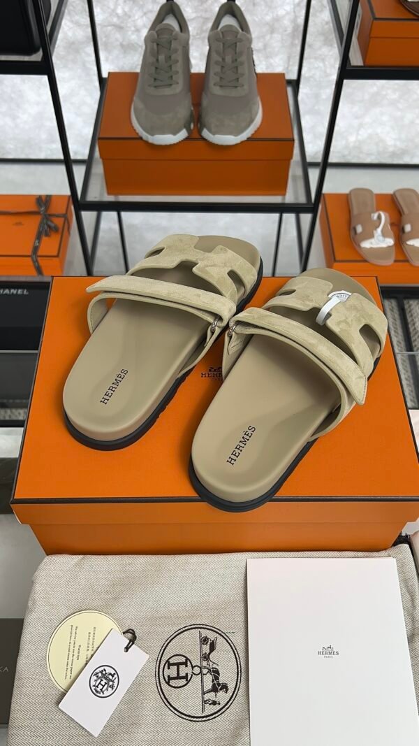 HERMÈS CHYPRE SANDAL Beige Women’s