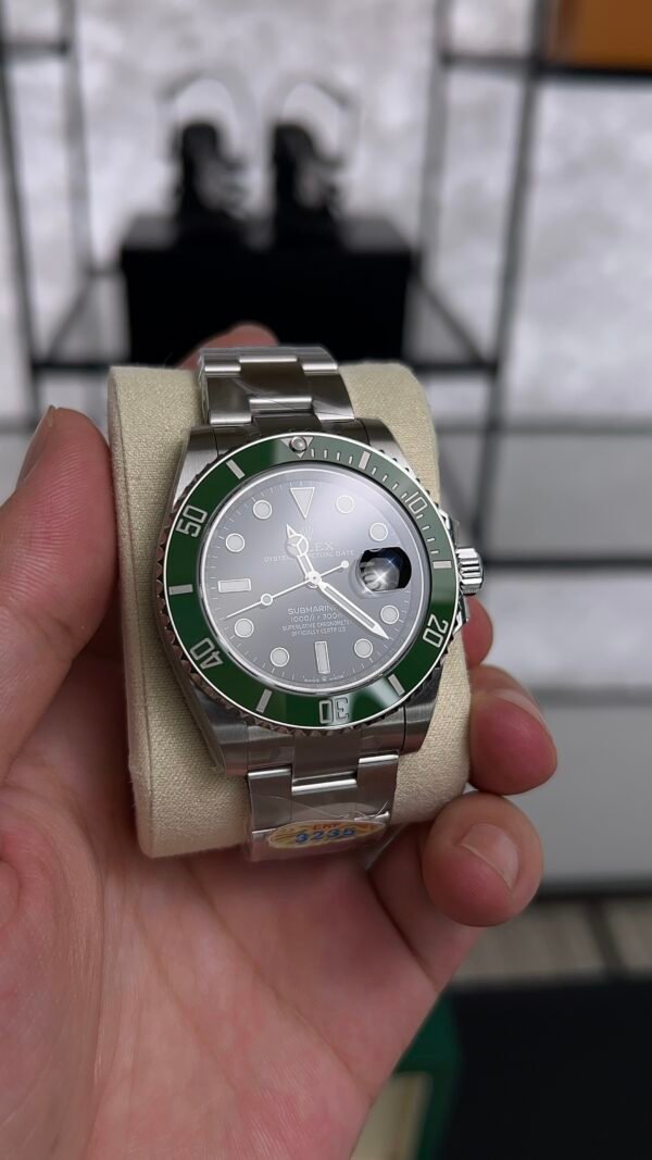 Rolex Submariner "Starbucks" 41mm 126610LV Black Dial  ERF